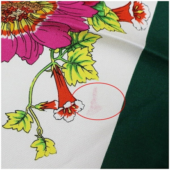 Gucci Floral Scarf/Muffler in White/Green/Red for Women